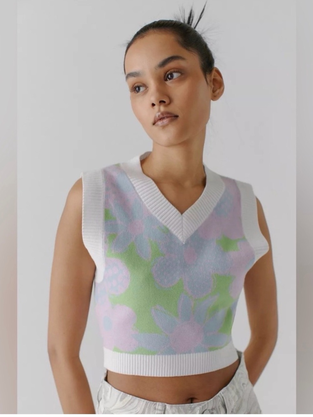 Floral Pastel V-Neck Sweater Vest Urban Outfitters